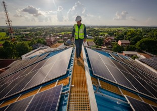 Transformasi Energi: Menuju Masa Depan Berkelanjutan Indonesia Melalui Renewable Energy